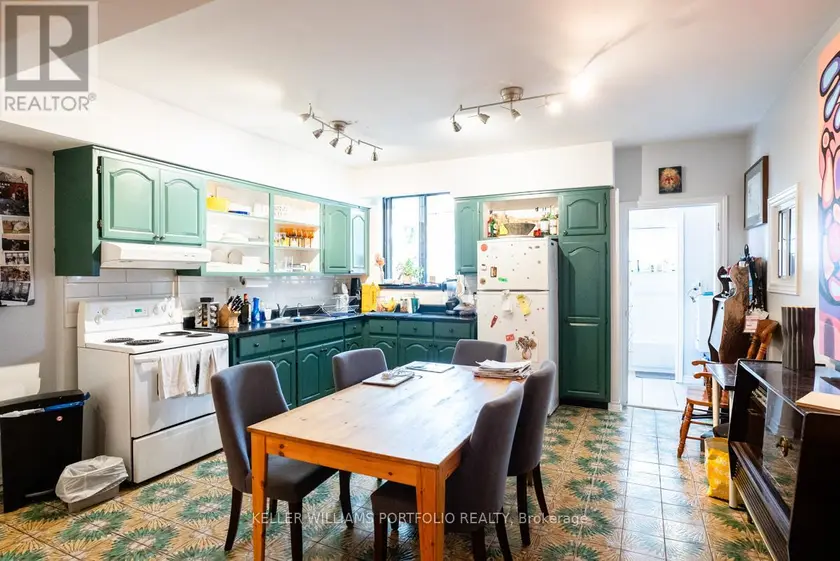 Detached at MAIN FL - 184 FRANKLIN AVENUE, Toronto