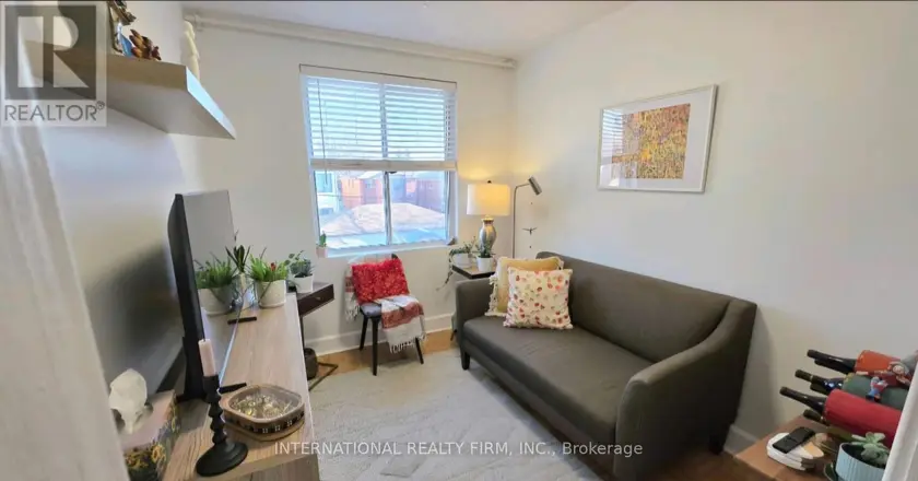 Detached at 2 - 75 AUBURN AVENUE, Toronto
