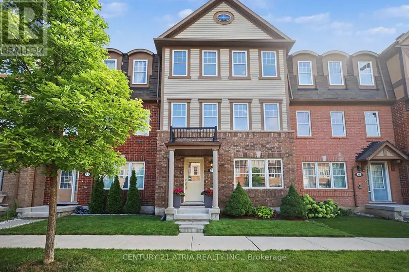 Townhouse at 17 CROSSBILL ROAD, Brampton