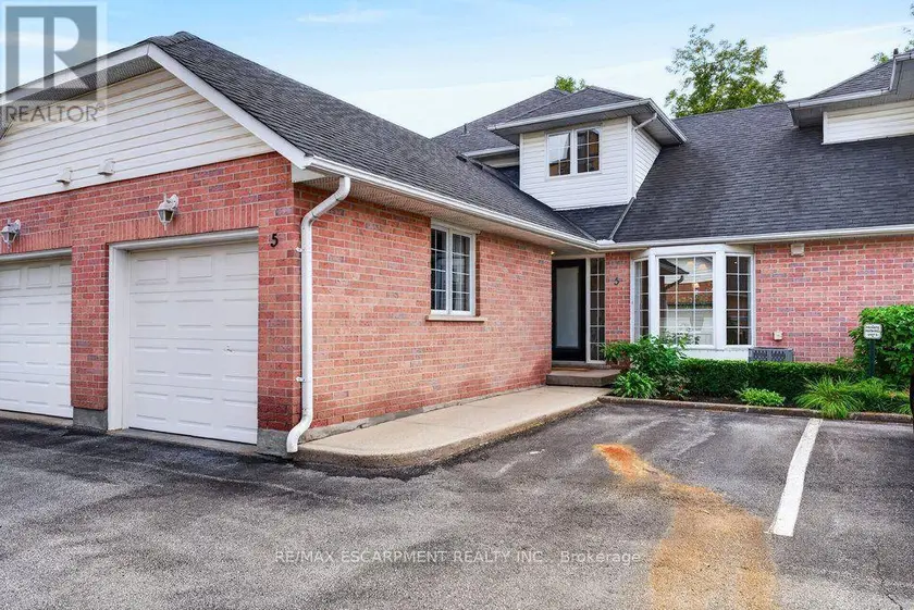 Townhouse at 5 - 2435 WOODWARD AVENUE, Burlington