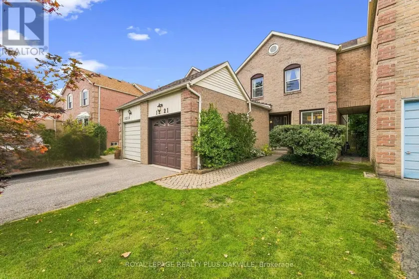 Semi-Detached/Link at 1221 HEDGESTONE CRESCENT, Oakville