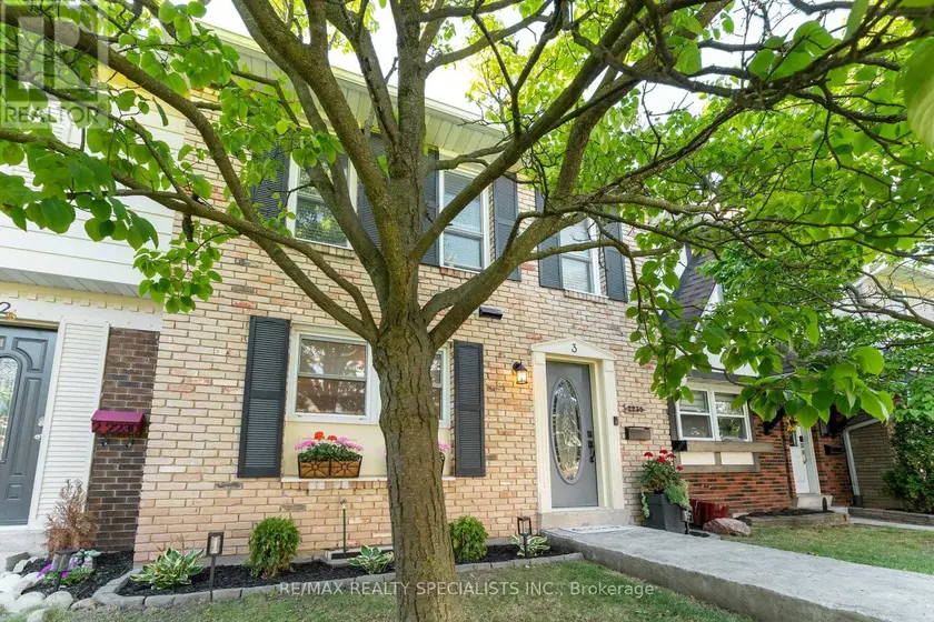 Townhouse at 3 - 2230 UPPER MIDDLE ROAD, Burlington