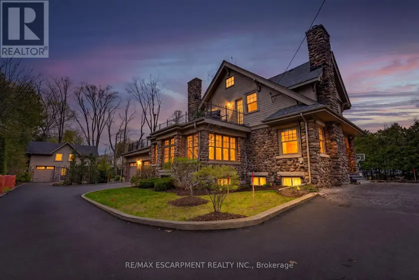 Detached at 3083 LAKESHORE ROAD, Burlington