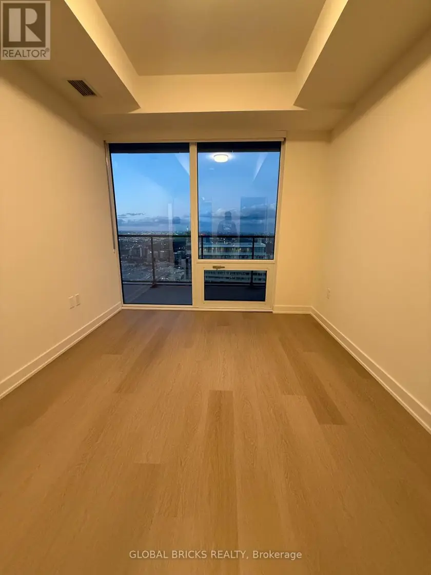 Apartment at 6707 - 448 BURNHAMTHORPE RD W, Mississauga