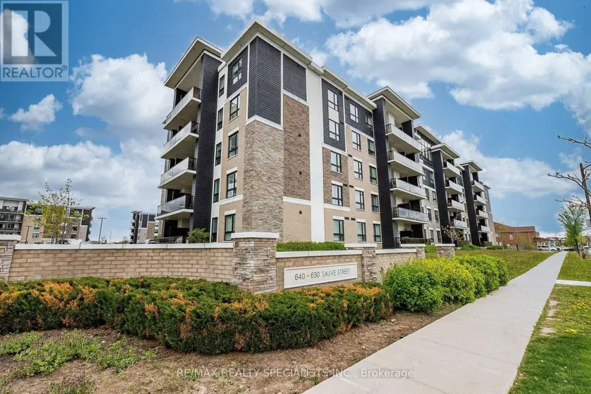 Apartment at 221 - 640 SAUVE STREET, Milton