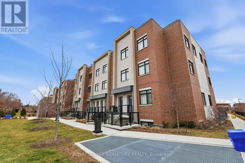 Townhouse at 227 - 1062 DOUGLAS MCCURDY COMMON, Mississauga