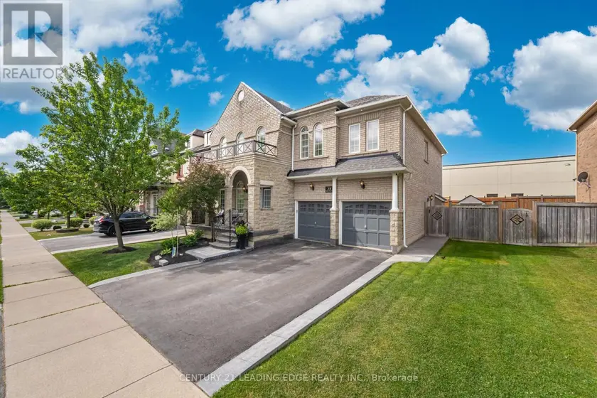 Detached at 34 ROYAL LINKS CIRCLE, Brampton