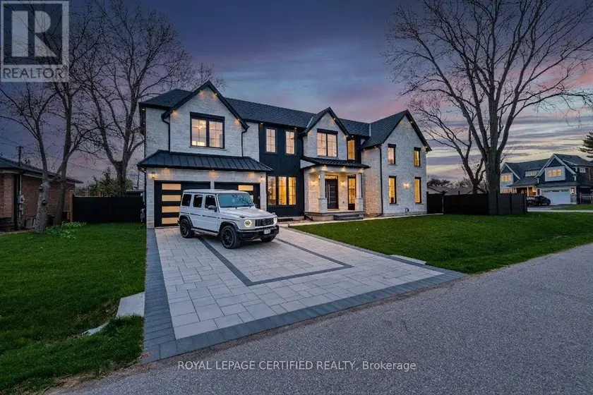 Detached at 1404 WAVERLY AVENUE SW, Oakville