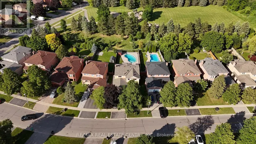 Detached at 23 DEER VALLEY DRIVE, Caledon