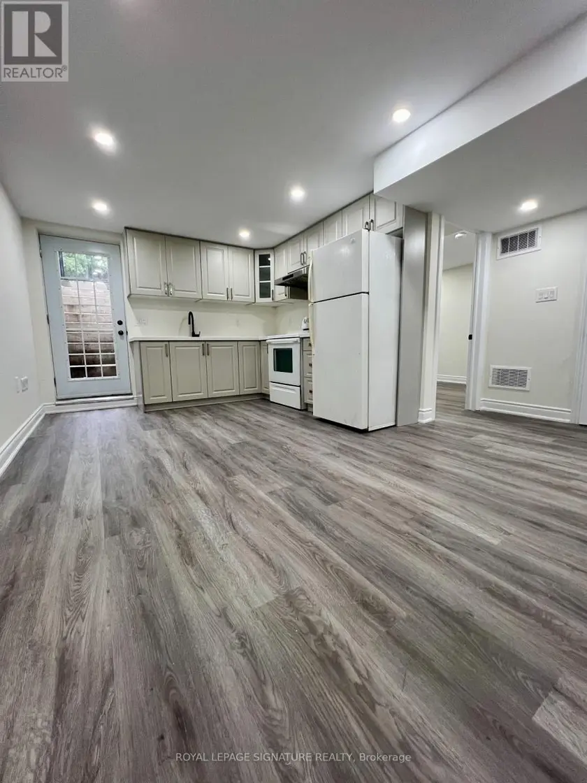 Semi-Detached/Link at 28 SKELTON BOULEVARD, Brampton