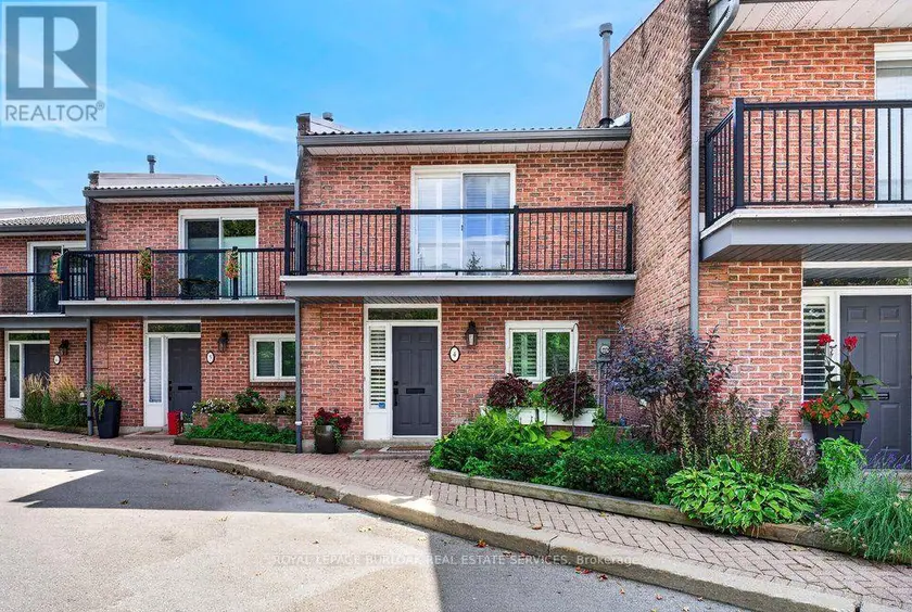 Townhouse at 4 - 2136 OLD LAKESHORE ROAD, Burlington