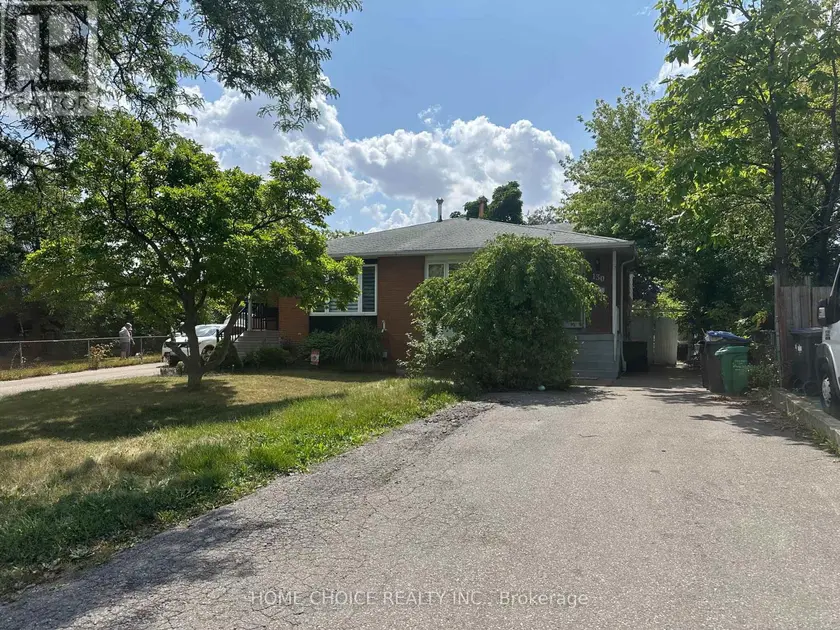 Semi-Detached/Link at LOWER LEVEL - 130 EARNSCLIFFE CIRCLE, Brampton