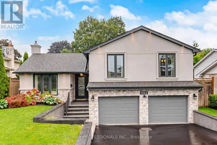 Detached at 1062 MISSISSAUGA VALLEY BOULEVARD, Mississauga