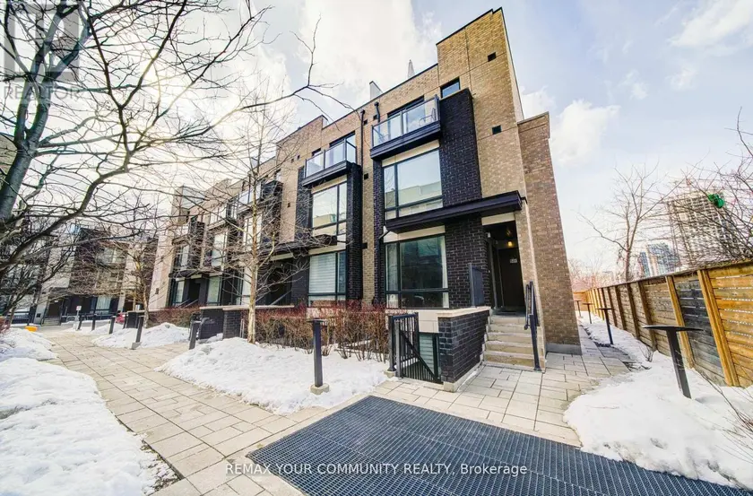 Townhouse at 146 - 34 FIELDWAY ROAD, Toronto