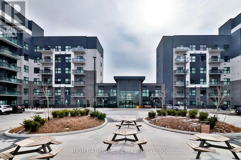 Apartment at 202 - 102 GROVEWOOD COMMON, Oakville