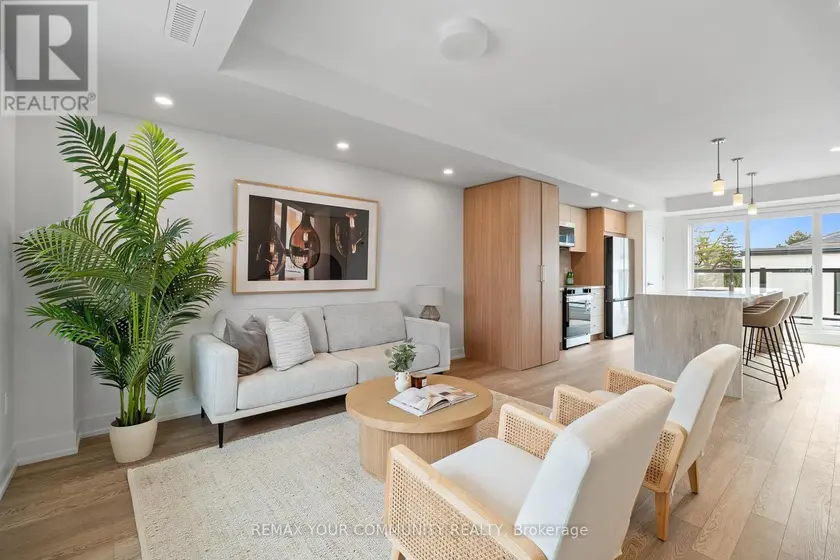 Detached at 3 - 34 POPLAR AVENUE, Toronto