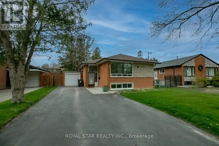 Detached at UPPER - 114 WINCOTT DRIVE, Toronto