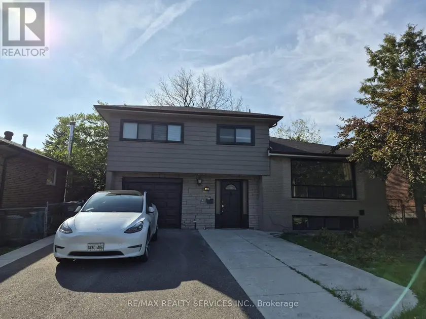 Detached at 35 JERSEY AVENUE, Brampton
