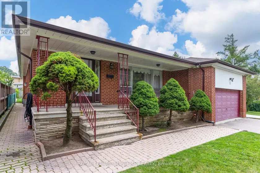 Detached at BSMT - 5 PARAMOUNT COURT, Toronto