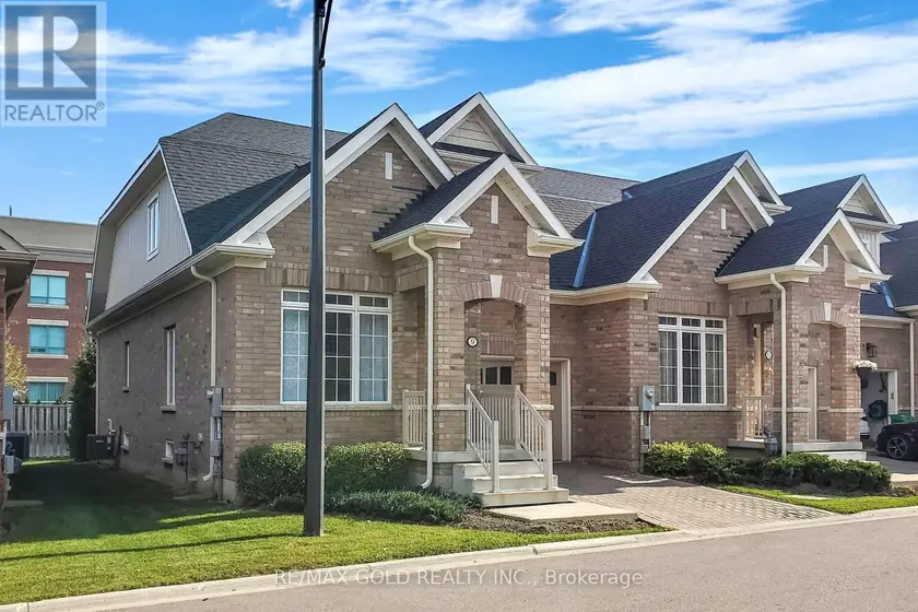 Townhouse at 9 LOBELIA STREET, Brampton