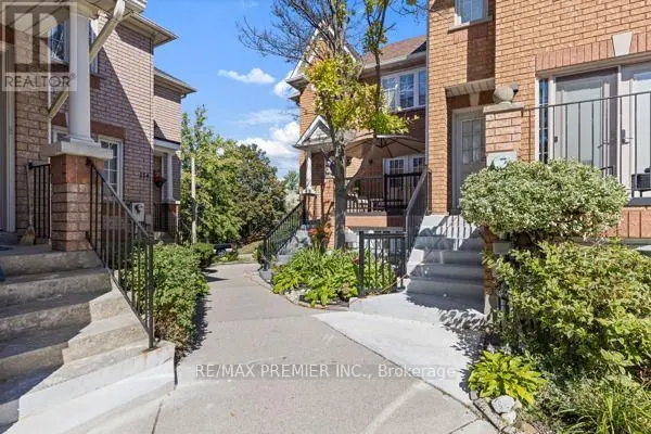 Townhouse at 8 - 116 RORY ROAD, Toronto