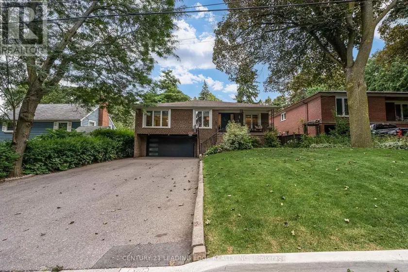 Detached at 5 MOUNTBATTEN ROAD, Toronto