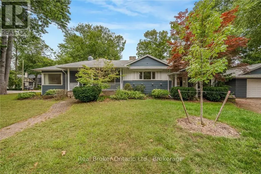 Detached at 374 SPRUCE STREET, Oakville