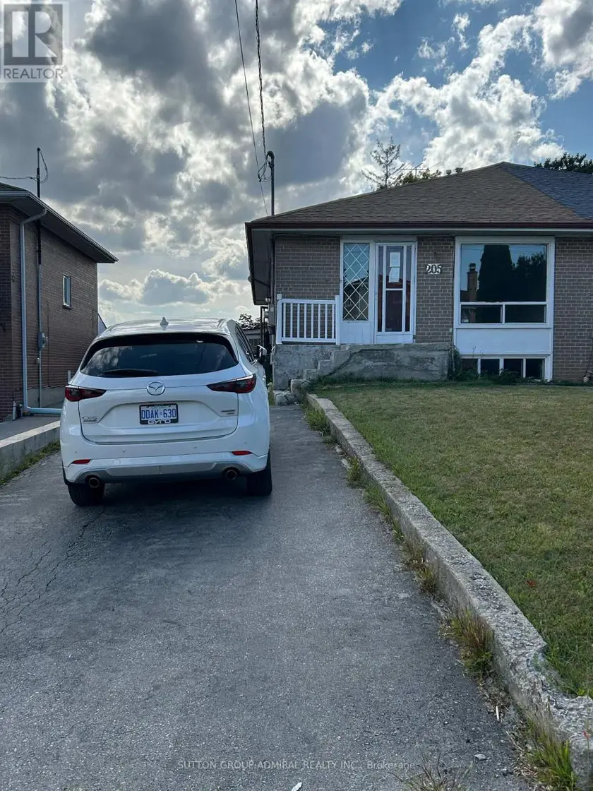Semi-Detached/Link at 205 ST LUCIE DRIVE, Toronto
