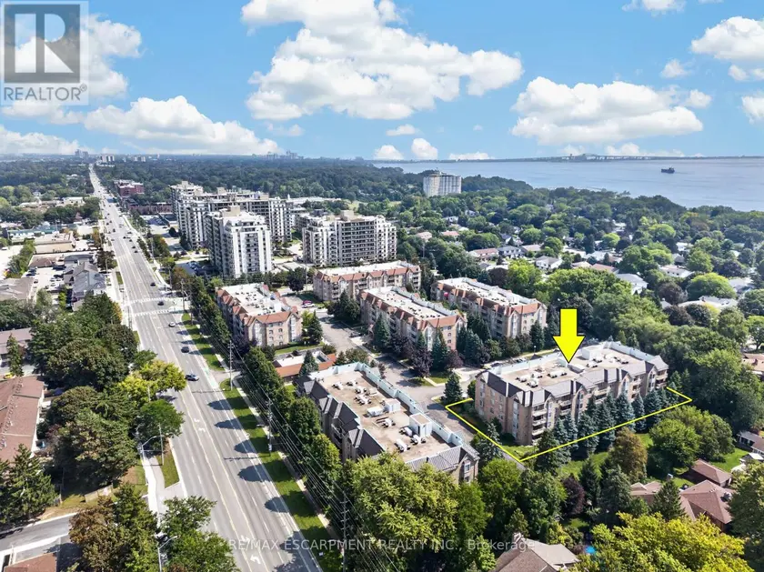 Apartment at B404 - 216 PLAINS ROAD W, Burlington