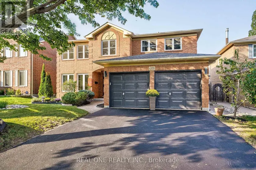 Detached at 1321 MONKS PASSAGE, Oakville