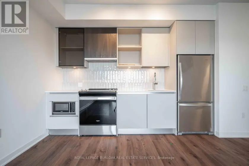 Apartment at 437 - 395 DUNDAS STREET, Oakville