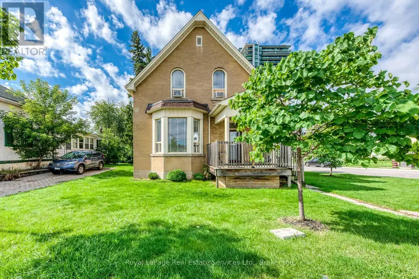 Detached at 21 CENTRE STREET S, Brampton