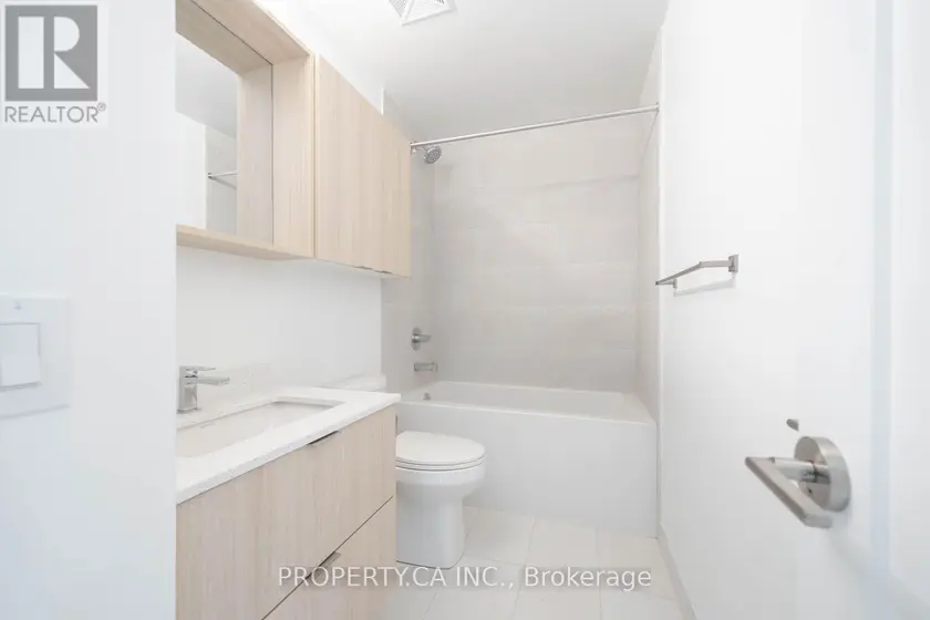 Apartment at 1406 - 5105 HURONTARIO STREET, Mississauga