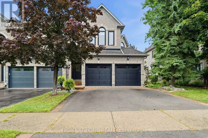 Semi-Detached/Link at 2121 PINEVALLEY CRESCENT, Oakville
