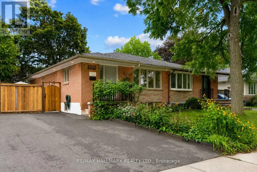 Semi-Detached/Link at 1218 GRANGE ROAD, Oakville