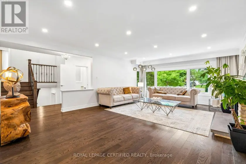 Detached at 462 THE KINGSWAY, Toronto