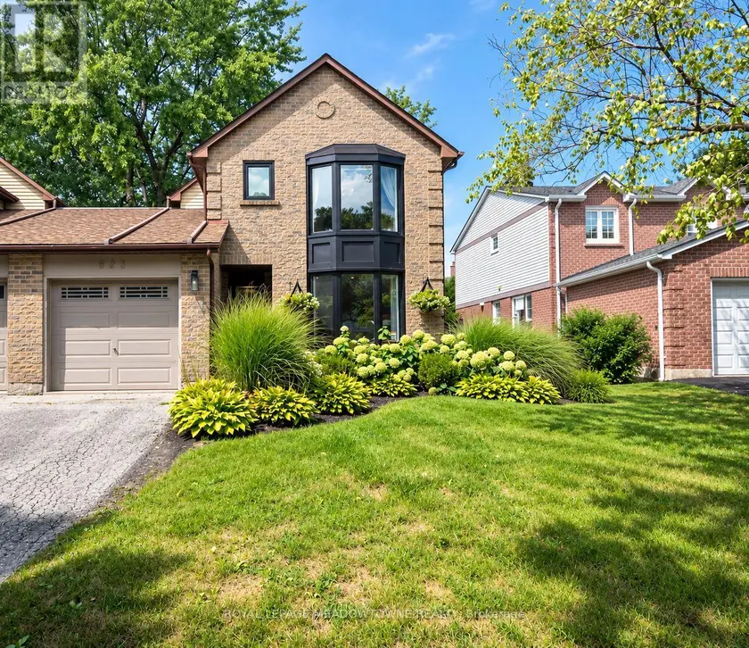 Detached at 823 LAURIER AVENUE, Milton