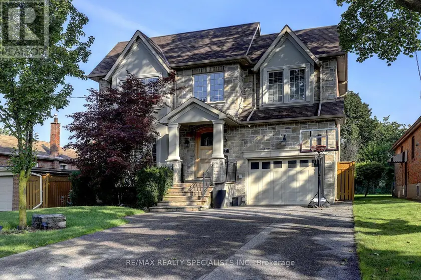 Detached at 7 FAIRLIN DRIVE, Toronto