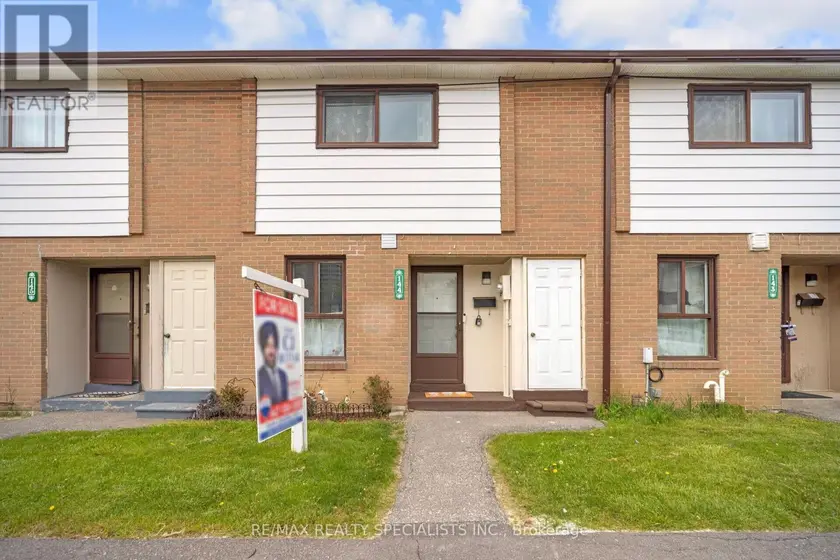 Townhouse at 144 FLEETWOOD CRESCENT, Brampton