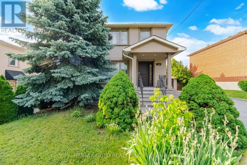 Detached at 352 MAPLE LEAF DRIVE, Toronto