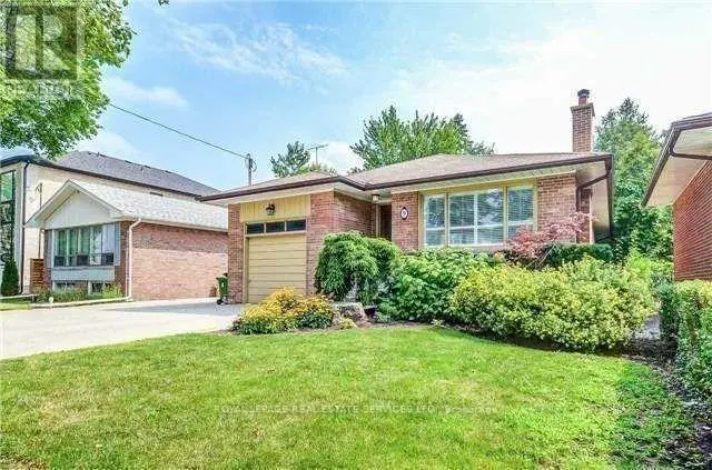 Detached at 9 STOCKBRIDGE AVENUE, Toronto