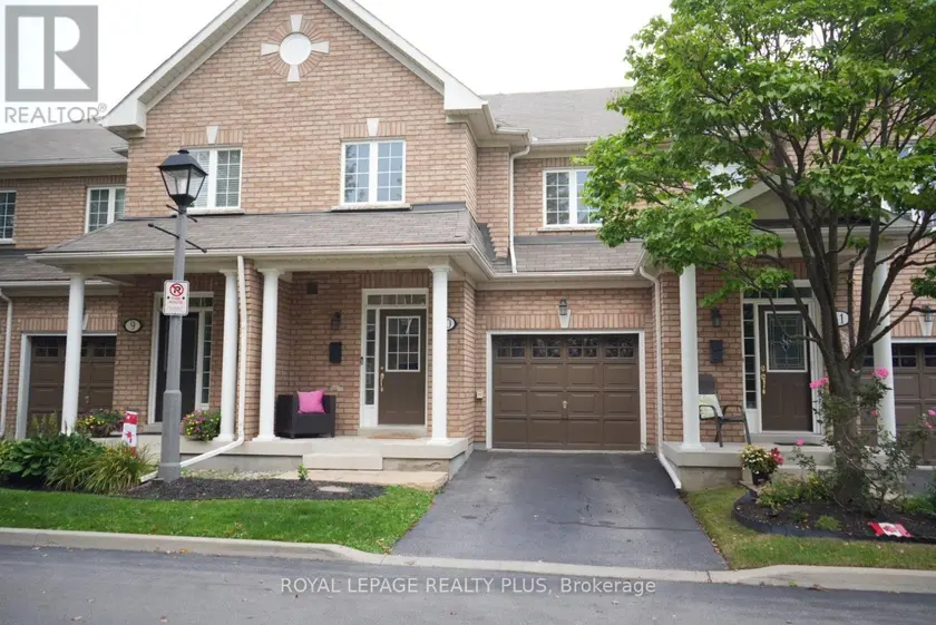 Townhouse at 10 - 2410 WOODWARD AVENUE, Burlington