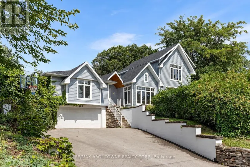 Detached at 293 NORTH SHORE BOULEVARD E, Burlington