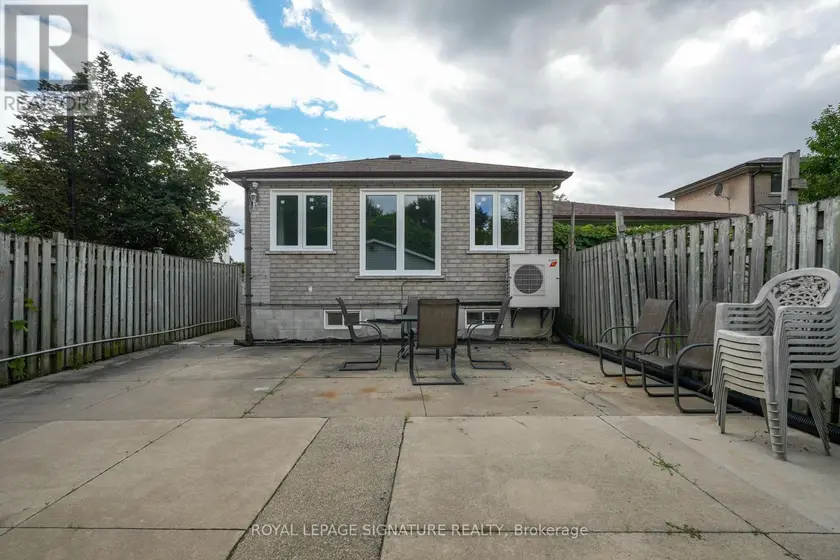 Semi-Detached/Link at LOWER - 674 ABANA ROAD, Mississauga
