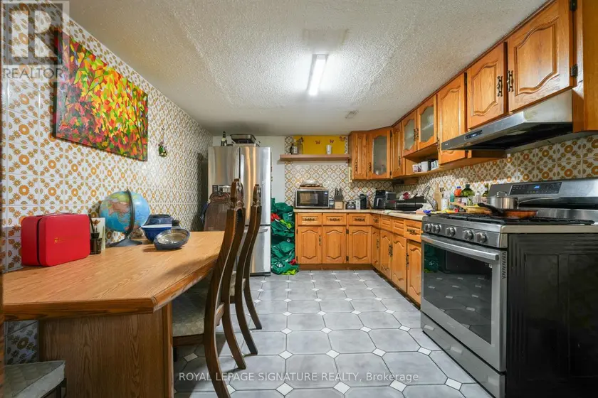 Semi-Detached/Link at ROOM #3 - 674 ABANA ROAD, Mississauga