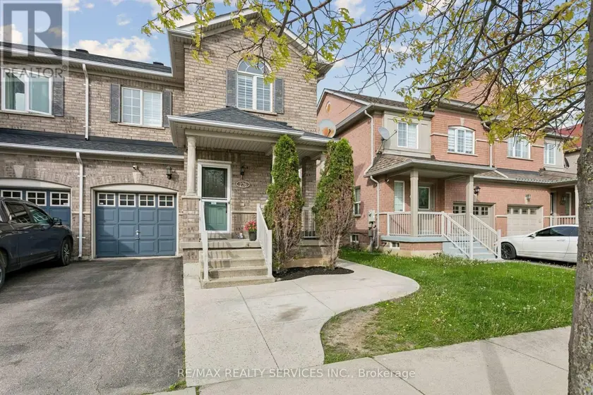 Semi-Detached/Link at 276 FITZGERALD CRESCENT, Milton