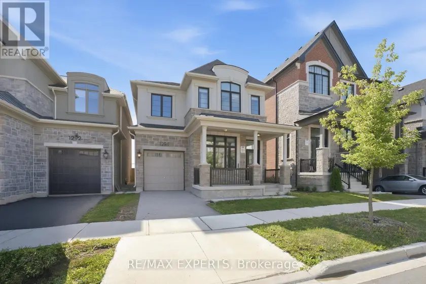 Detached at 1296 AYMOND CRESCENT W, Oakville