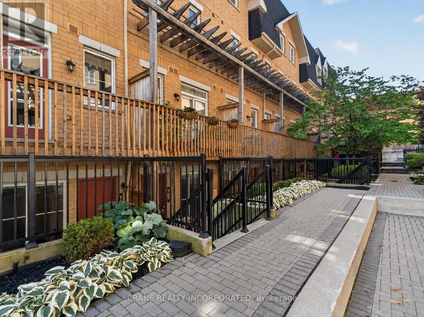 Townhouse at 108 - 400 HOPEWELL AVENUE, Toronto