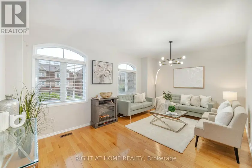 Semi-Detached/Link at 3388 SOUTHWICK STREET, Mississauga