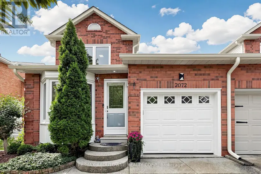 Semi-Detached/Link at 2072 GLENADA CRESCENT, Oakville